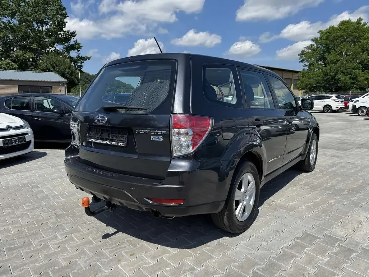 Gebraucht Subaru Forester Active 147 PS (108 kW) 2013 Dark gray (m) SUV