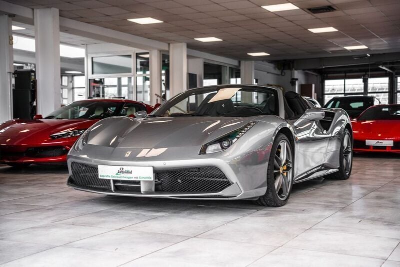 Grigio titanio Gebraucht 2016 Ferrari 488 Cabrio | 228.888 € - Bild 1/4