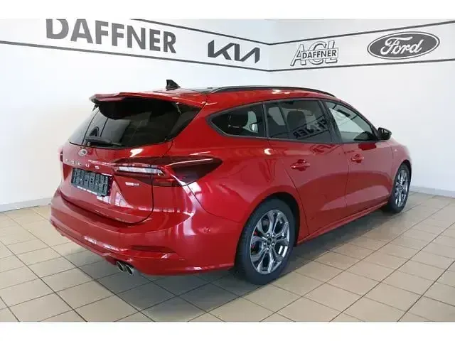 Gebraucht Ford Focus ST-Line X 155 PS (114 kW) 2023 Rot Kombi