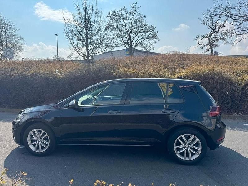 Second-hand VW Golf VII Comfortline 110 CP (80 kW) 2017 Negru Berlinǎ