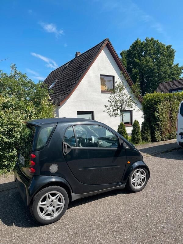 Schwarz Gebraucht 2005 Smart ForTwo Coupé Coupé | 2.000 € (Etwas zu teuer) - Bild 1/4