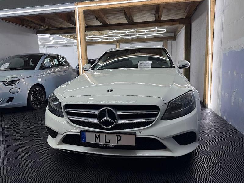 Weiß Gebraucht 2020 Mercedes C220 Kombi | 18.990 € (Superpreis) - Bild 1/4