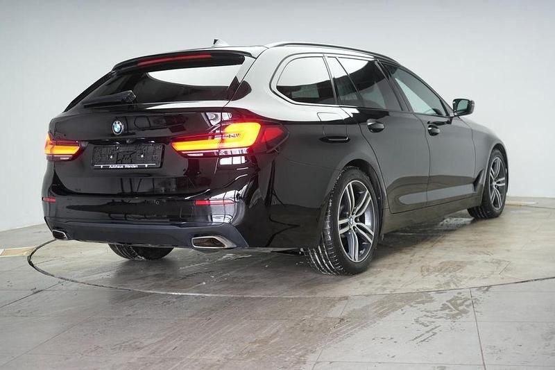 Gebraucht BMW 520 Performance 190 PS (139 kW) 2022 Schwarz Kombi