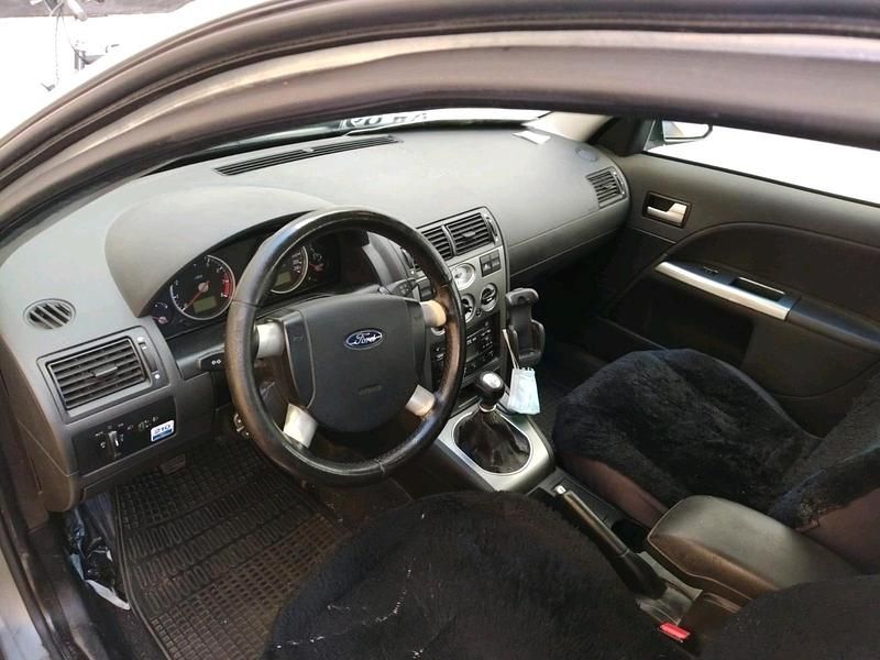 Gebraucht Ford Mondeo 115 PS (84 kW) 2003 Silber Limousine