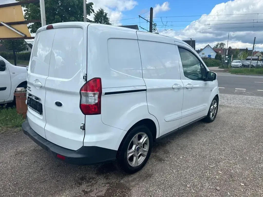 Gebraucht Ford Transit Limited 101 PS (74 kW) 2020 Weiß Van / Kleinbus