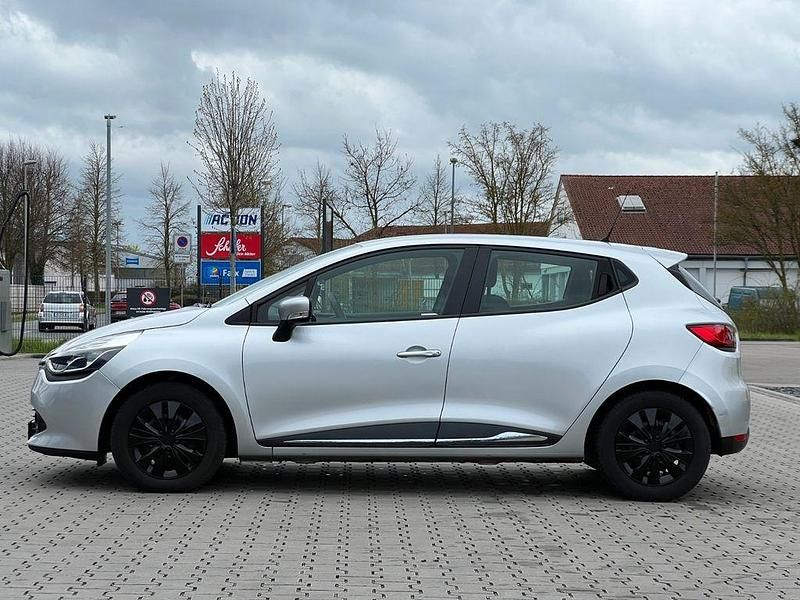 Gebraucht Renault Clio IV Experience 90 PS (66 kW) 2015 Silber Kleinwagen