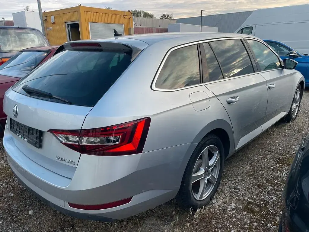 Gebraucht Skoda Superb Style 190 PS (139 kW) 2017 Silber Limousine