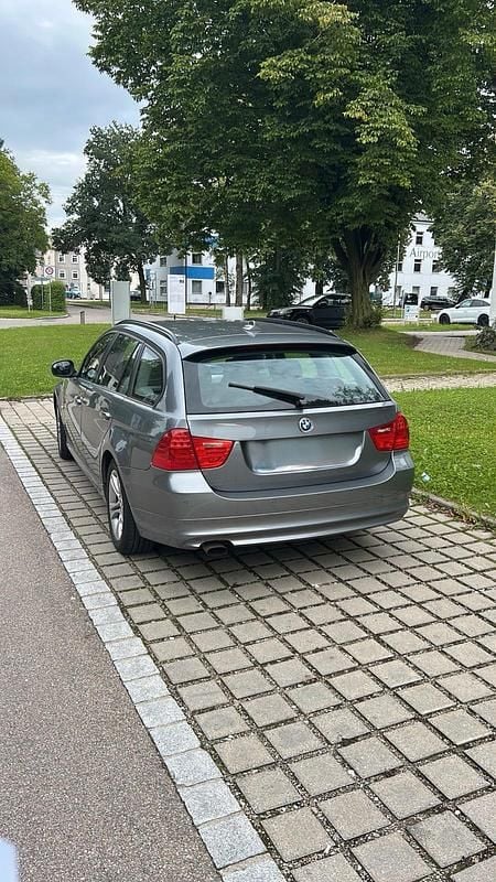 Gebraucht BMW 318 Cabriolet 143 PS (105 kW) 2011 Grau Cabrio