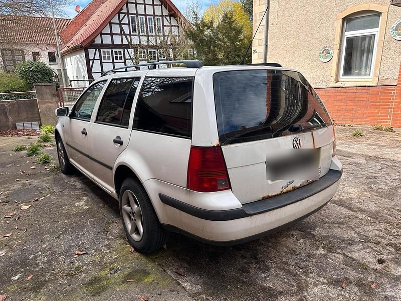 Gebraucht VW Golf IV 90 PS (66 kW) 2000 Weiß Kombi