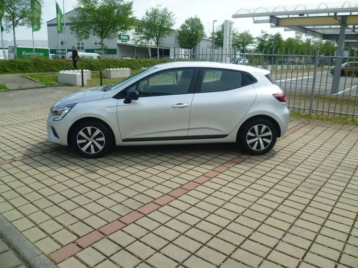 Gebraucht Renault Clio V Evolution 67 PS (49 kW) 2023 Platingrau Kleinwagen