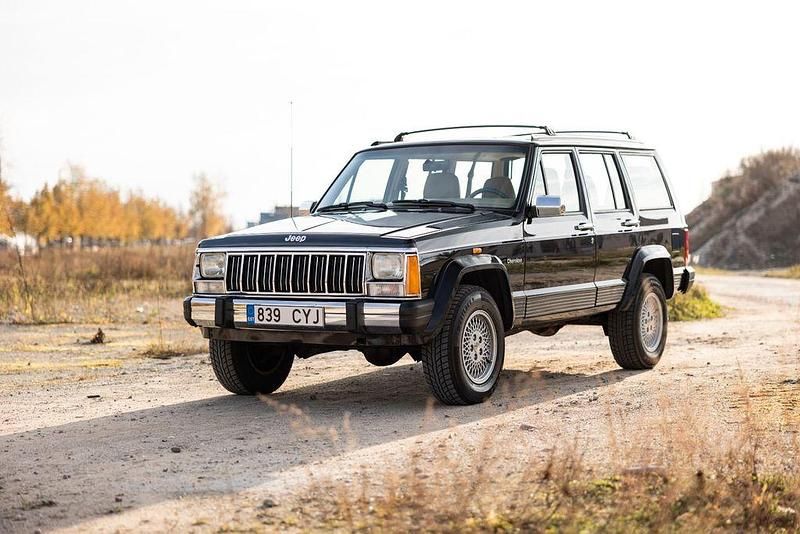 Gebraucht Jeep Cherokee Limited 178 PS (130 kW) 1996 Schwarz SUV