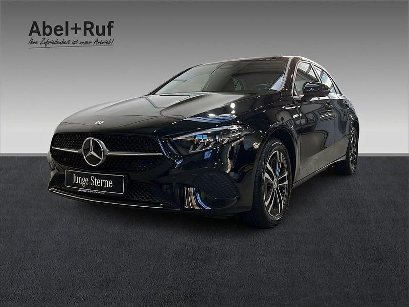 Schwarz Gebraucht 2024 Mercedes A250 Progressive Limousine | 32.399 € (Fairer Preis) - Bild 1/4