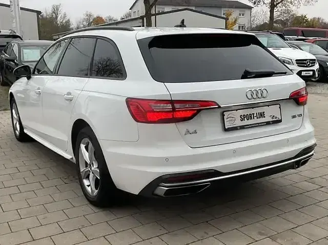 Gebraucht Audi A4 Sport 163 PS (119 kW) 2022 Ibisweiss Kombi