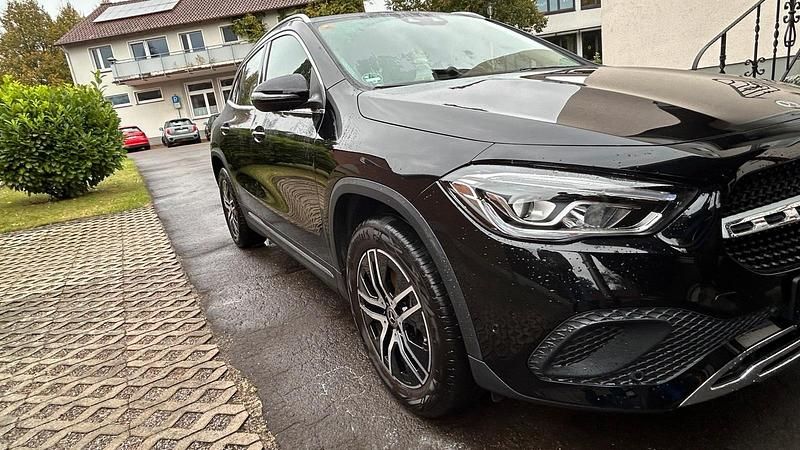 Schwarz Gebraucht 2023 Mercedes GLA250 SUV | 35.300 € (Superpreis) - Bild 1/4
