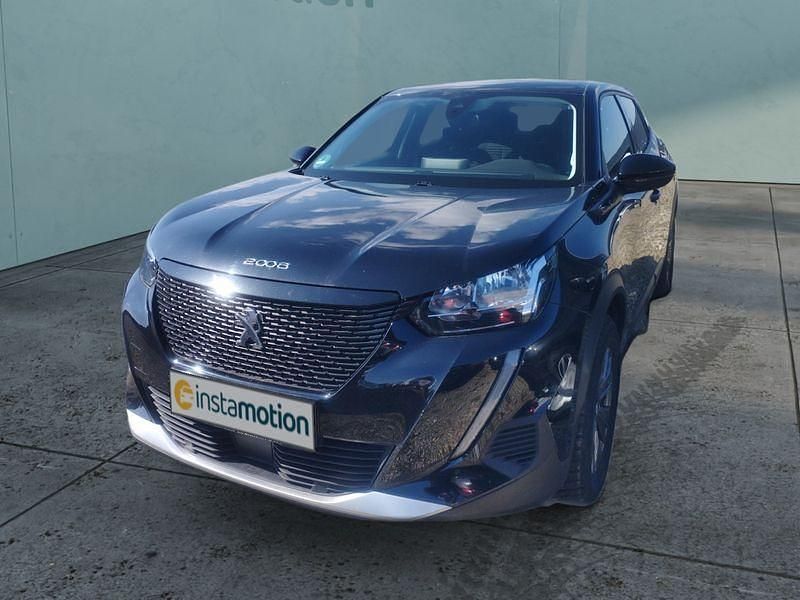 Gebraucht Peugeot e-2008 Active 100 kW (136 PS) 2022 Schwarz SUV