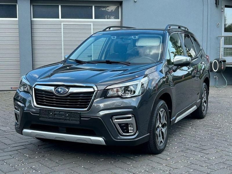 Grau Gebraucht 2020 Subaru Forester Active SUV | 22.950 € (Guter Preis) - Bild 1/4