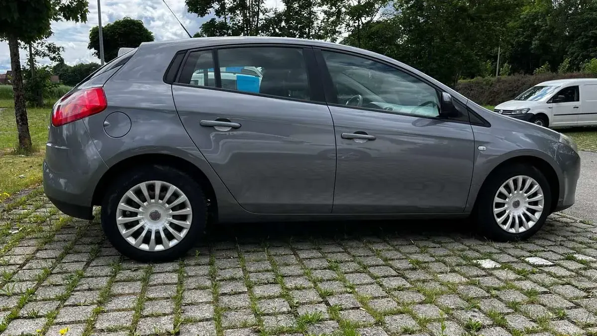 Gebraucht Fiat Bravo 90 PS (66 kW) 2011 Grau Kleinwagen
