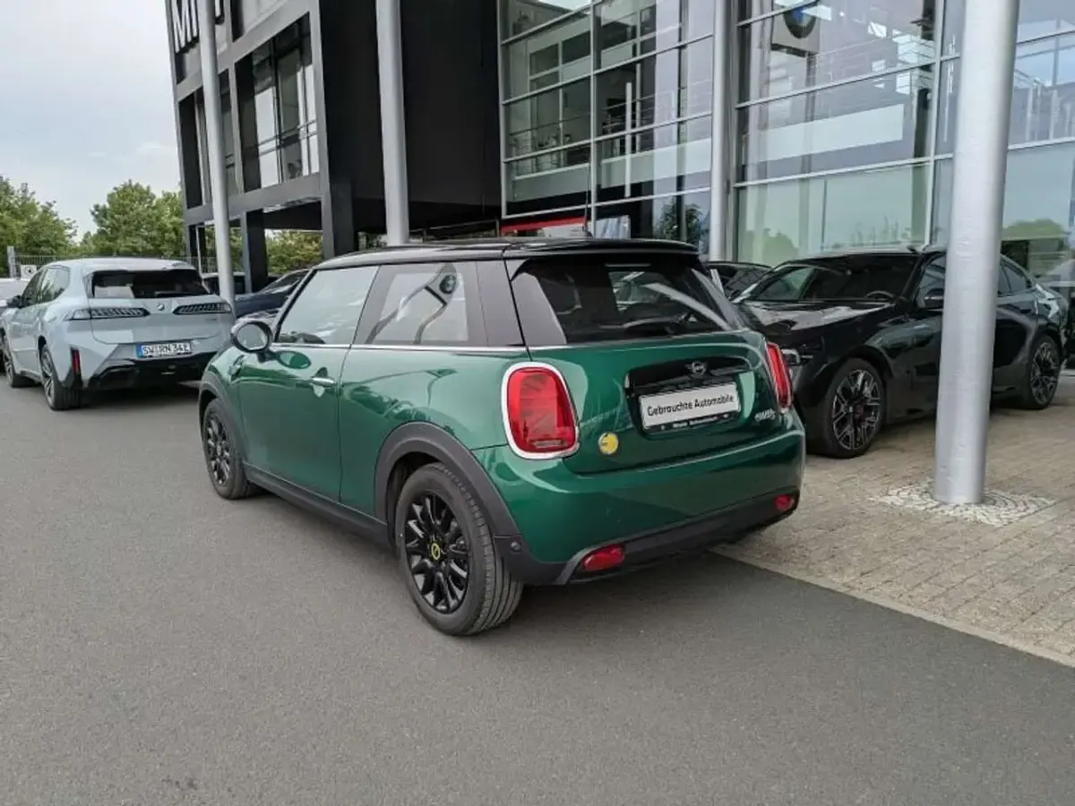 Gebraucht Mini Cooper SE 135 kW (184 PS) 2023 Grün Kleinwagen