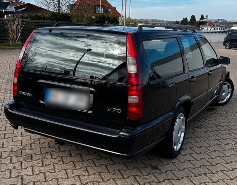 Second-hand Volvo V70 170 CP (125 kW) 2003 Negru Break