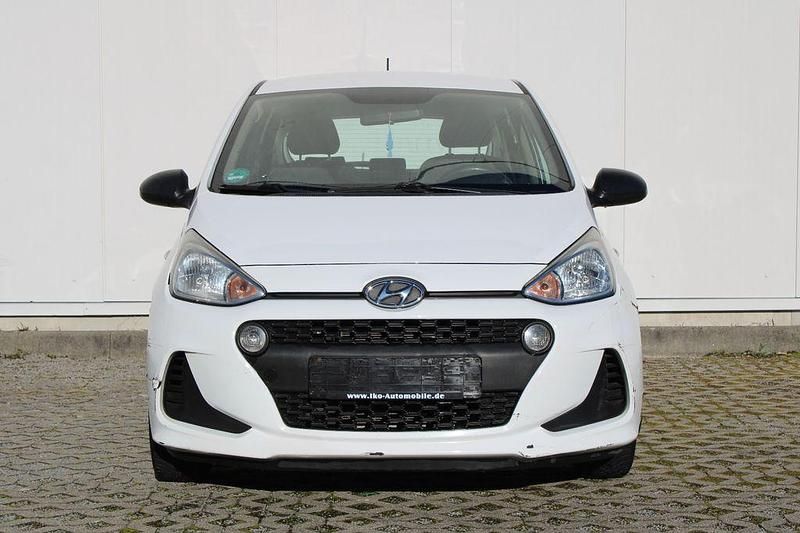 Gebraucht Hyundai i10 Classic 67 PS (49 kW) 2017 Weiß Kleinwagen