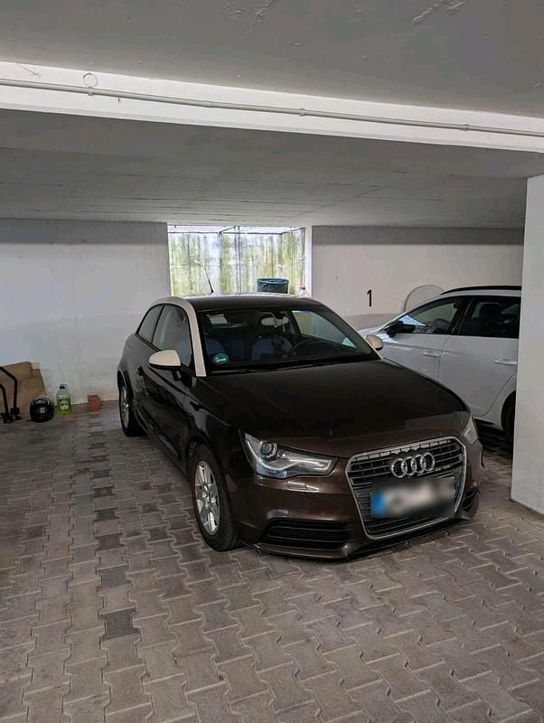 Gebraucht Audi A1 Attraction 86 PS (63 kW) 2011 Braun Kleinwagen