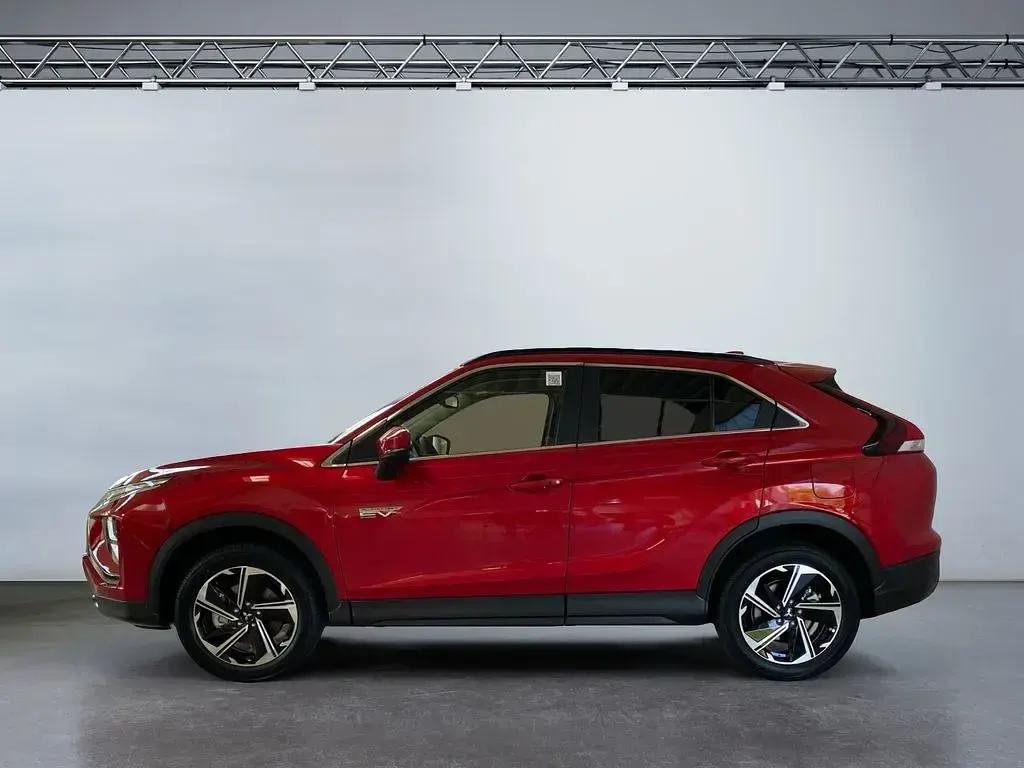 Używany Mitsubishi Eclipse Cross Basis 188 KM (138 kW) 2024 Czerwony SUV