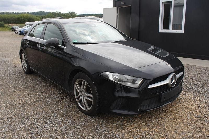 Schwarz Gebraucht 2021 Mercedes A220 Style Limousine | 14.900 € - Bild 1/4