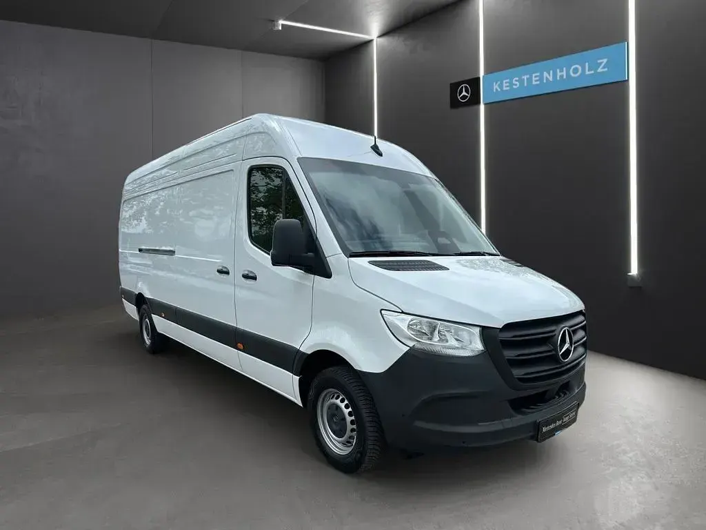Gebraucht Mercedes Sprinter 170 PS (125 kW) 2025 Weiß Van