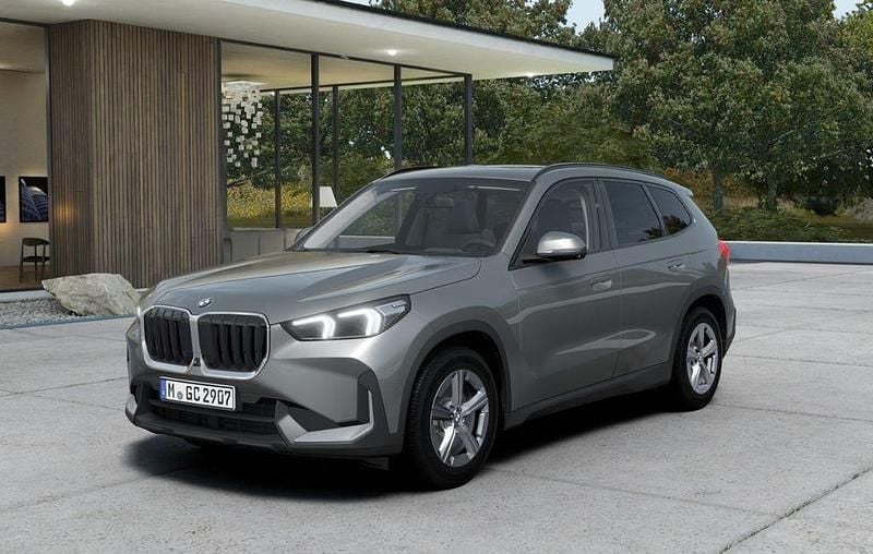 Spacesilber metallic Gebraucht 2025 BMW X1 Sport Line SUV | 39.890 € (Guter Preis) - Bild 1/4