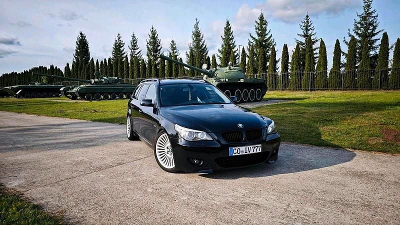 Gebraucht BMW 530 Performance 235 PS (172 kW) 2007 Schwarz Kombi