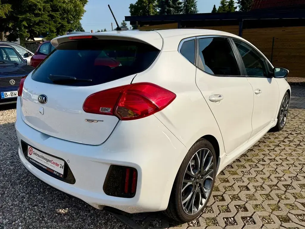 Gebraucht Kia Ceed GT GT 204 PS (150 kW) 2015 Weiß Limousine
