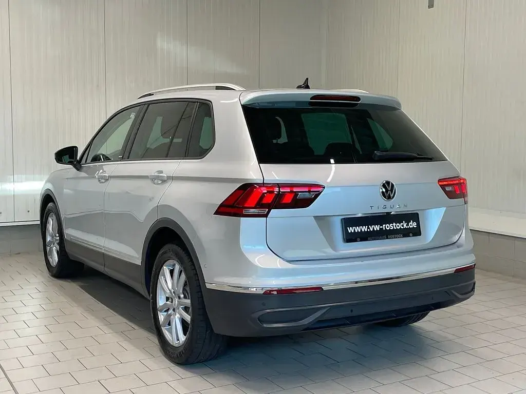 Gebraucht VW Tiguan United 150 PS (110 kW) 2021 Silber SUV