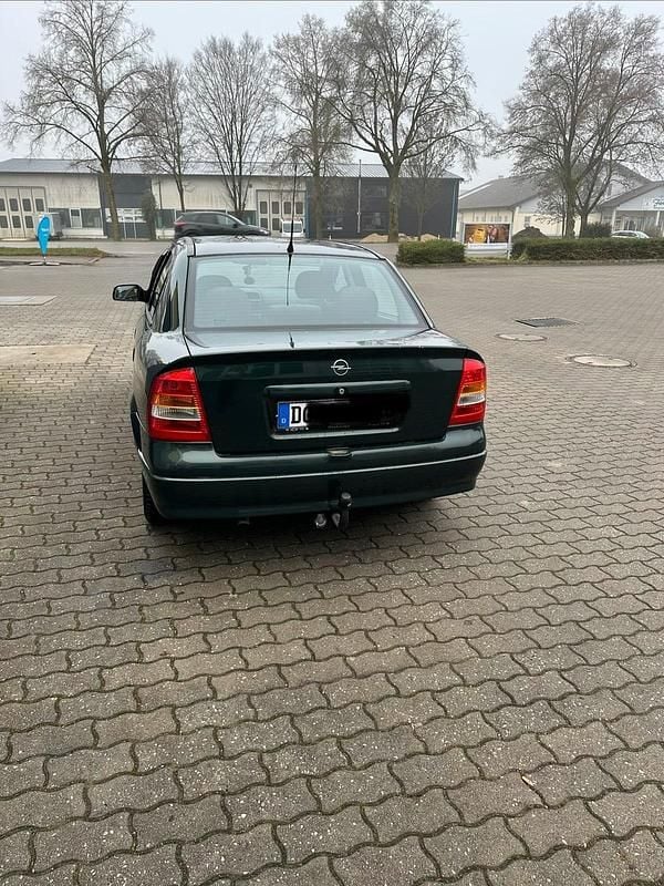 Gebraucht Opel Astra 75 PS (55 kW) 1999 Grün Limousine