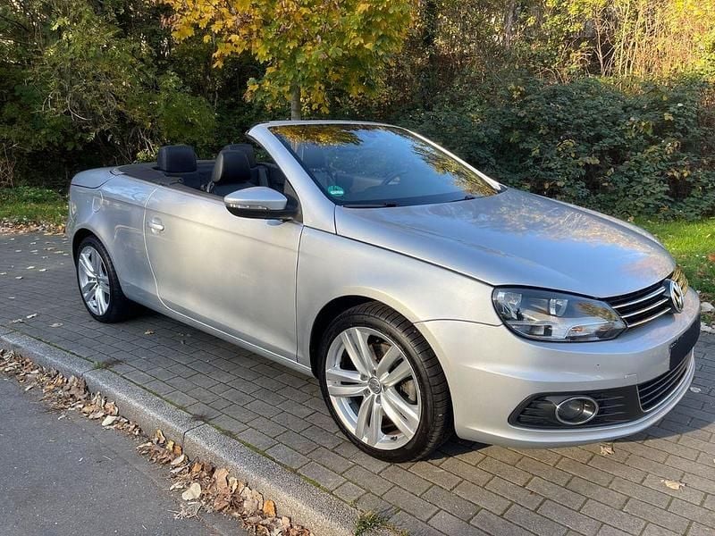 Silber Gebraucht 2012 VW Eos Sportline Cabrio | 5.499 € (Superpreis) - Bild 1/4
