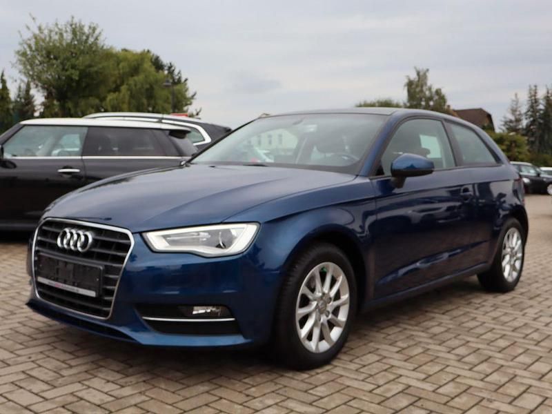 Gebraucht Audi A3 Ambiente 110 PS (80 kW) 2015 Blau Limousine