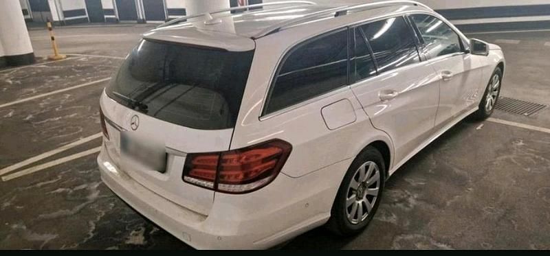 Gebraucht Mercedes E220 Avantgarde 170 PS (125 kW) 2015 Weiß Kombi