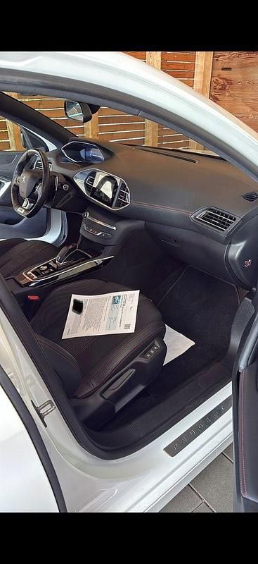 Gebraucht Peugeot 308 GT 131 PS (96 kW) 2020 Weiß Kombi