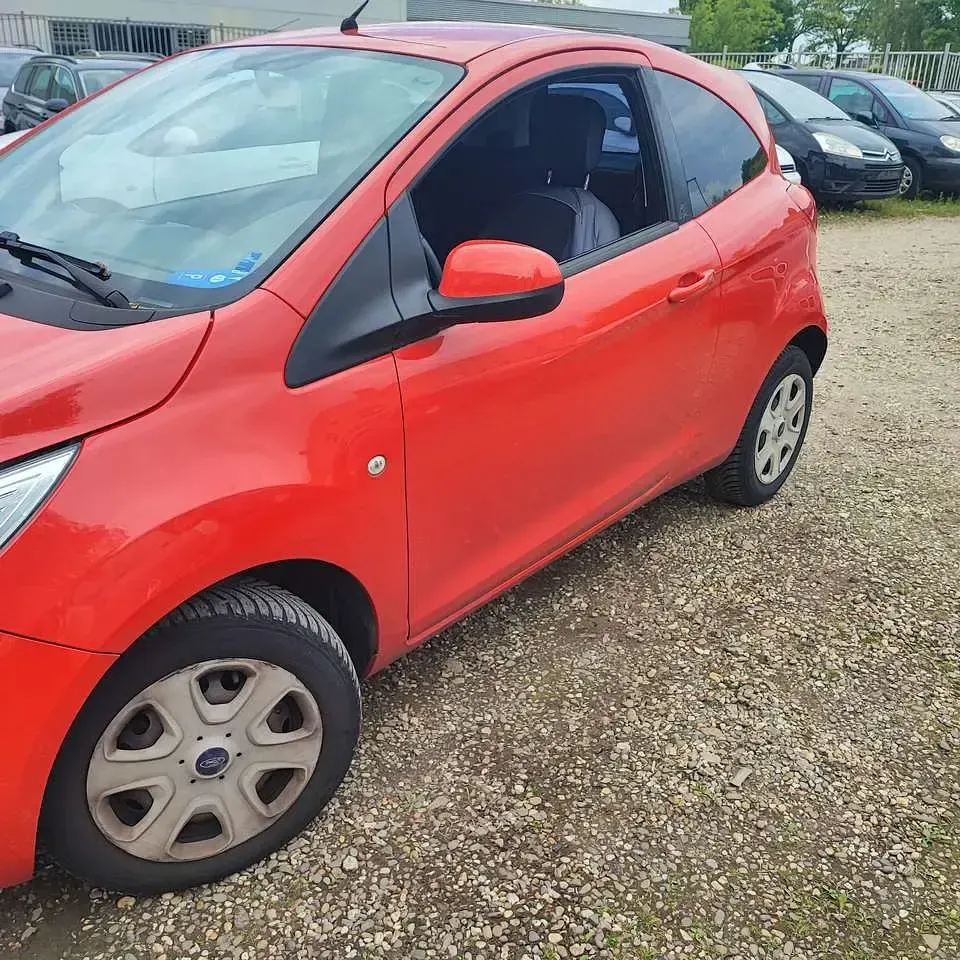 Używany Ford Ka Trend 69 KM (50 kW) 2014 Czerwony Hatchback