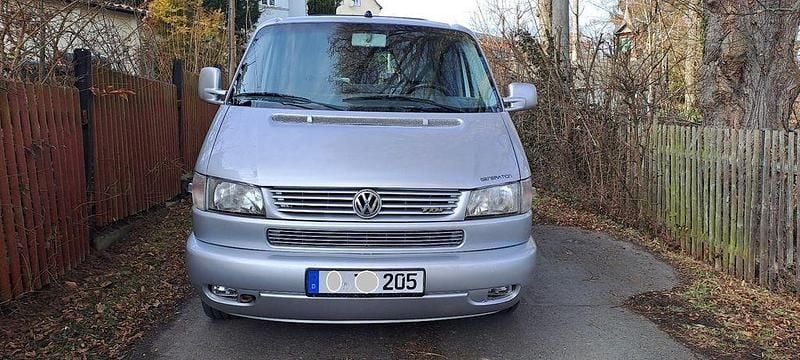 Second-hand VW T4 131 CP (96 kW) 2002 Argintiu Van