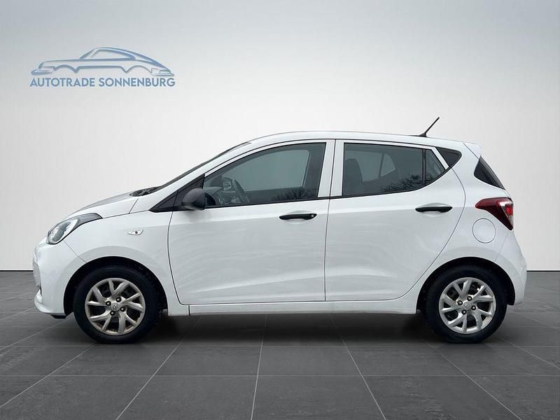 Gebraucht Hyundai i10 GO! 67 PS (49 kW) 2017 Weiß Kleinwagen