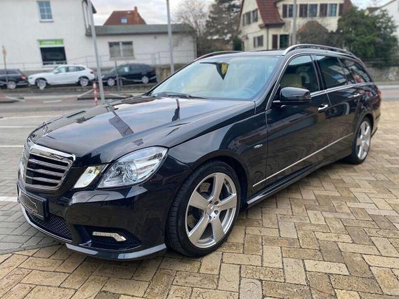 Gebraucht Mercedes E350 AMG line 265 PS (194 kW) 2011 Schwarz Kombi