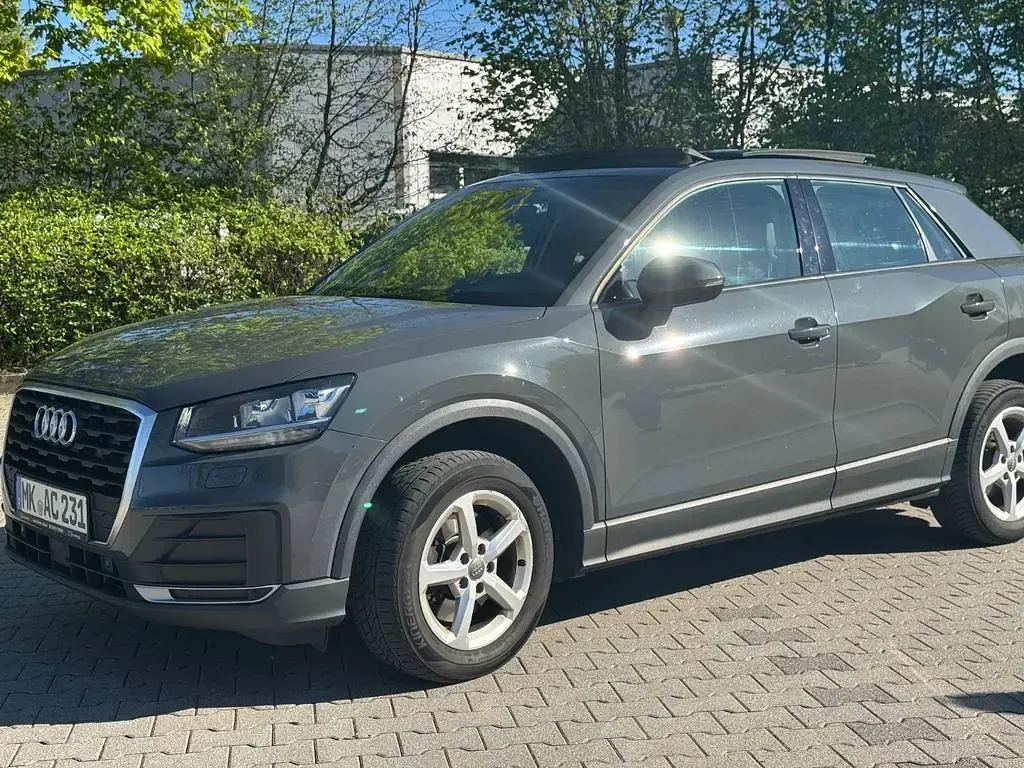 Gebraucht Audi Q2 Design 116 PS (85 kW) 2018 Grau SUV