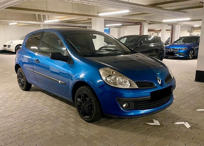 Blau Gebraucht 2006 Renault Clio II Kleinwagen | 2.499 € - Bild 1/4