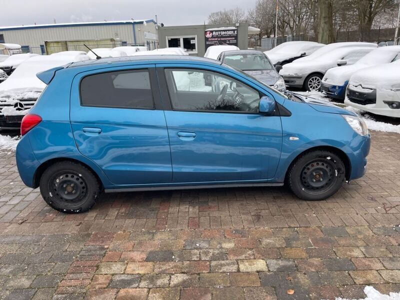 Gebraucht Mitsubishi Space Star Top 80 PS (58 kW) 2015 Blau Kleinwagen
