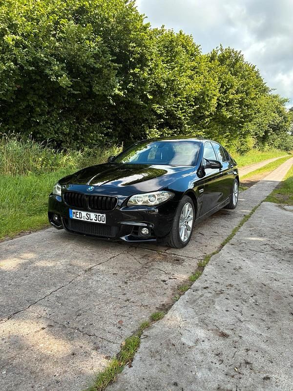 Schwarz Gebraucht 2015 BMW 535 Limousine | 15.900 € (Superpreis) - Bild 1/4