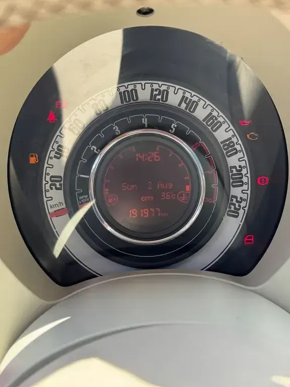 Gebraucht Fiat 500 Lounge 69 PS (50 kW) 2015 Rot Kleinwagen