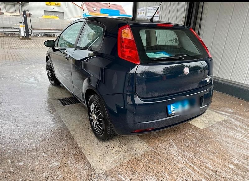 Blau Gebraucht 2009 Fiat Punto Kleinwagen | 1.650 € (Fairer Preis) - Bild 1/4