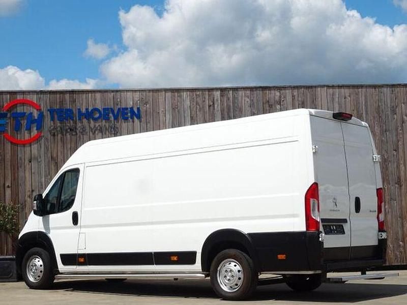 Gebraucht Peugeot Boxer 131 PS (96 kW) 2019 Weiß Van