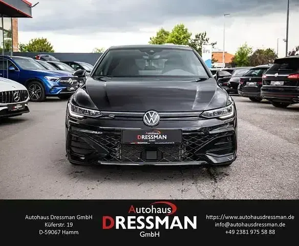 Gebraucht VW Golf VIII R-line 150 PS (110 kW) 2025 Grenadillschwarz metallic Limousine
