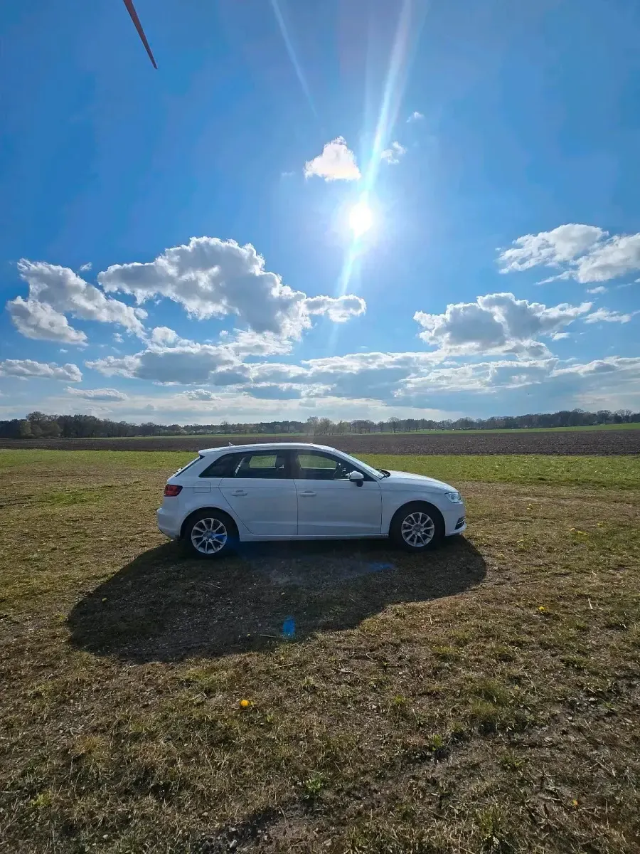 Gebraucht Audi A3 105 PS (77 kW) 2013 Weiß Limousine